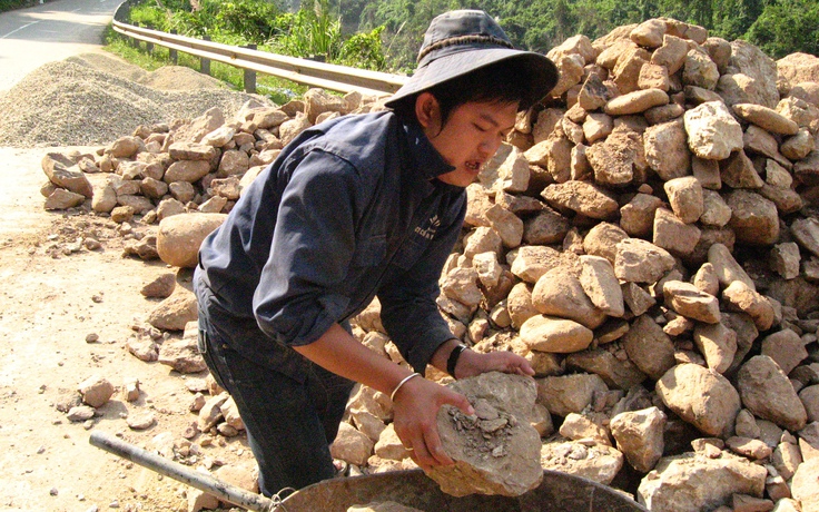 Làm báo nơi miền Trung lũ lụt: Từ cưỡi đò vượt lũ đến  công tác cả tháng