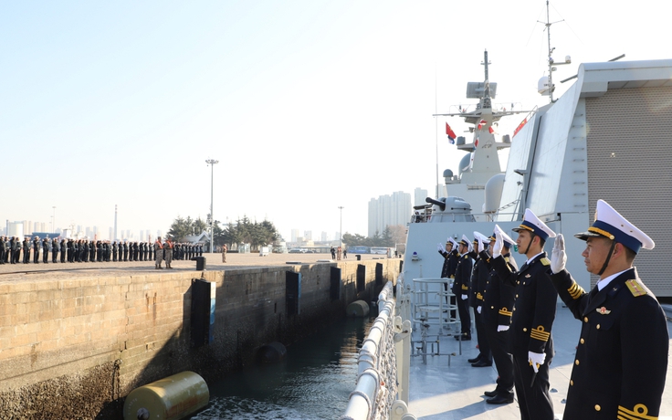 Tàu hộ vệ tên lửa Trần Hưng Đạo rời cảng Trung Quốc, lên đường sang Nhật Bản