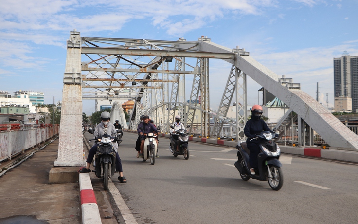 Cấm nhiều loại xe lên cầu Tân Thuận 1 từ ngày mai, người dân TP.HCM lưu ý