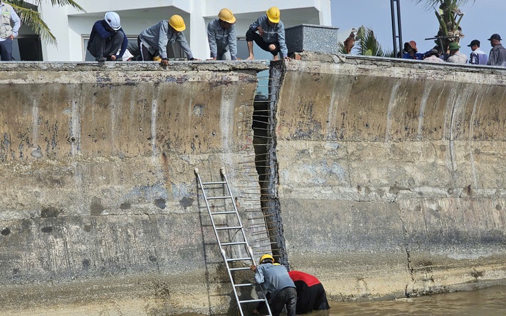 Vì sao kè biển dự án 12.000 tỉ đồng ở TP.HCM bị sập?