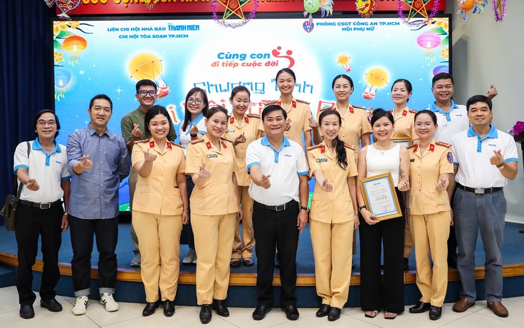 Làm báo không phải chỉ đưa tin, mà để gieo hy vọng