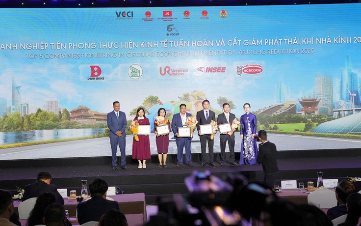 INSEE Việt Nam xuất sắc lập ‘cú đúp’ tại Top 100 CSI 2025