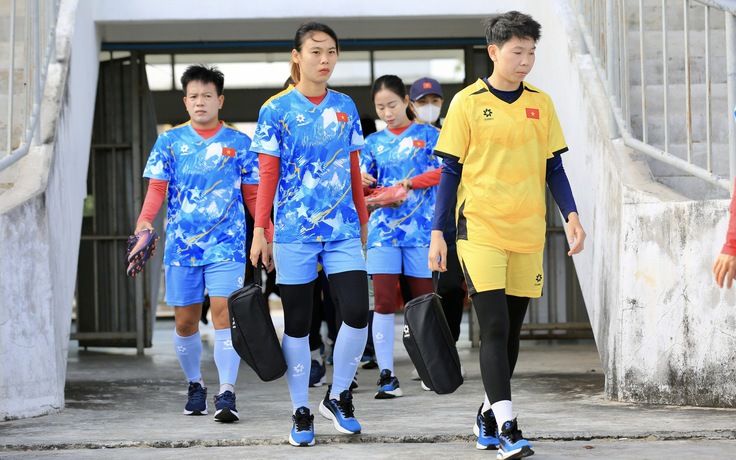 U.23 Việt Nam không được ăn đủ chất tại Thái, đội tuyển nữ vắt sức đi tập mỗi ngày vì quá xa