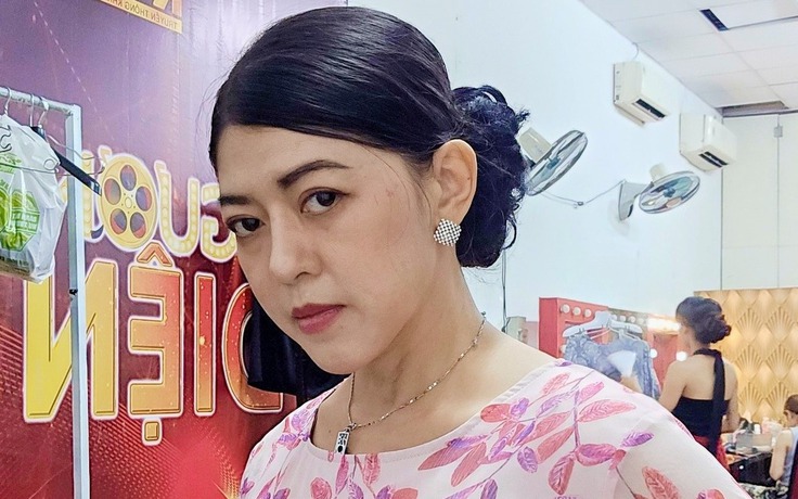 'Nữ hoàng trợ diễn' Hồng Trang tiết lộ lý do không theo cải lương