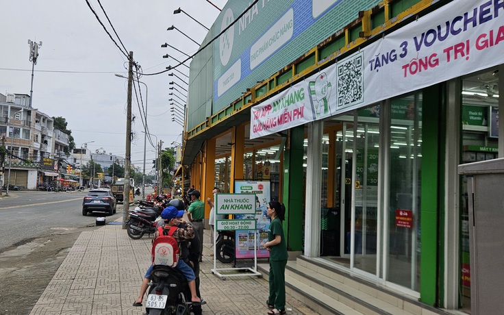 Để vỉa hè, lòng đường ở TP.HCM không bị 'nuốt chửng': Xử lý nghiêm minh, thấu tình