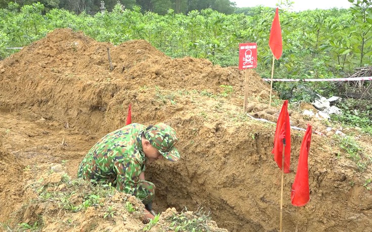 Phát hiện hầm đạn còn sót hơn 40 quả đạn tại Quảng Trị