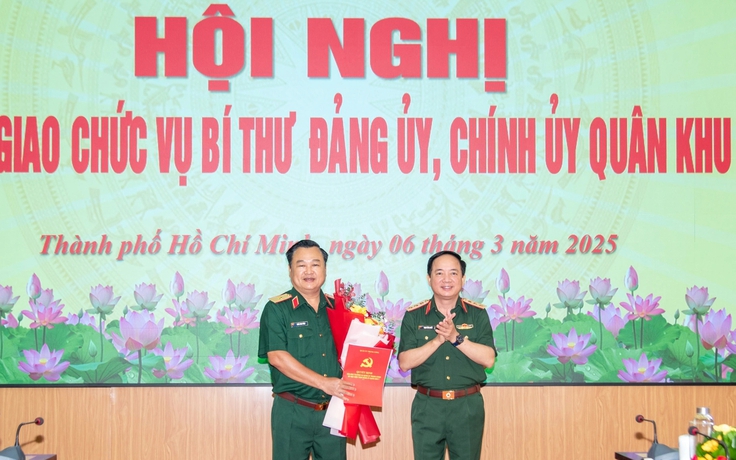 Thiếu tướng Trần Vinh Ngọc giữ chức Chính ủy Quân khu 7