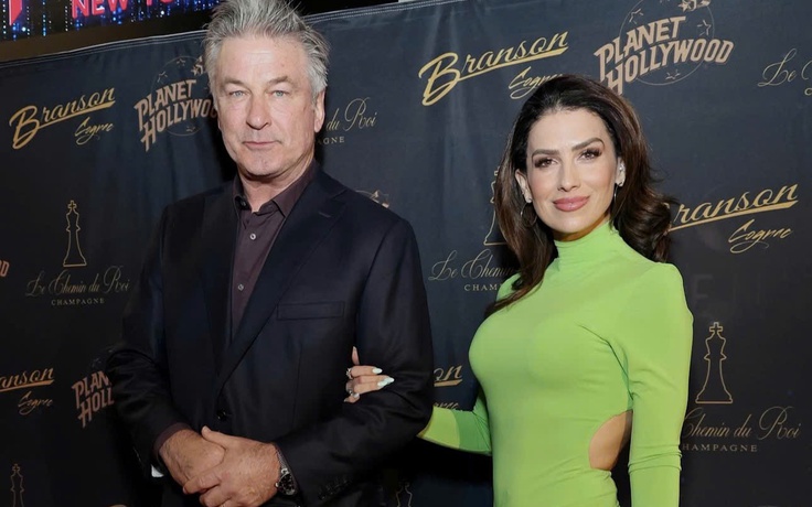 Tài tử Alec Baldwin nhiều lần bị vợ mắng trước công chúng