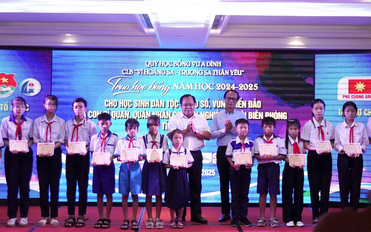 230 suất học bổng Vừ A Dính cho học sinh khó khăn Cà Mau