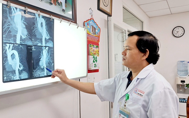 Cắt khối phổi biệt lập hiếm gặp cho nam bệnh nhân 57 tuổi