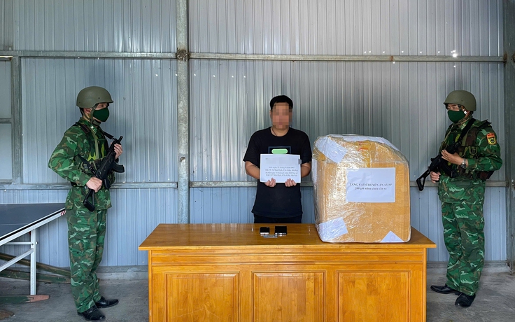 Quảng Bình: Bắt nghi phạm cùng 12 kg cần sa khô