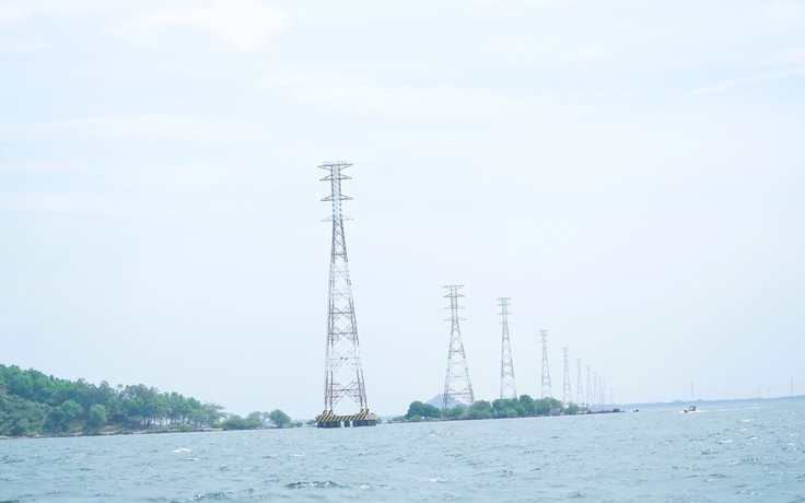 Gai góc trên những tuyến đường mới mở