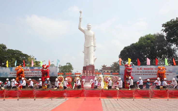 Xây dựng nhà lưu niệm Võ Văn Tần, Võ Văn Ngân