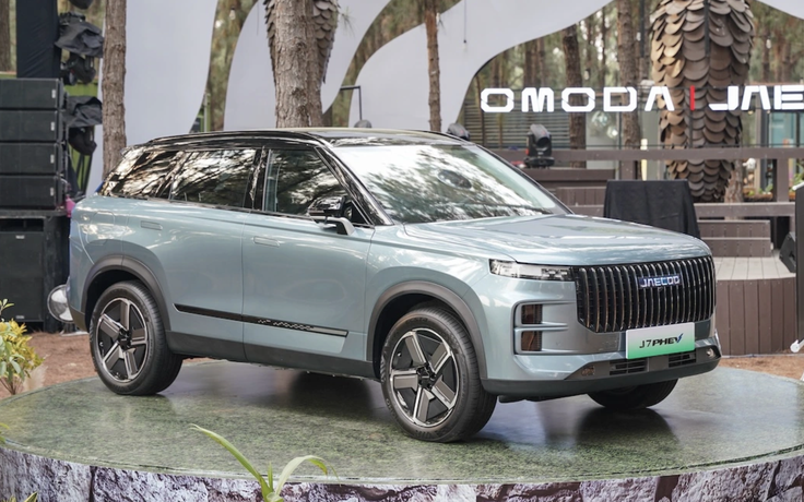 Xe hybrid Trung Quốc vào Việt Nam 'hét giá trên trời', ồ ạt giảm sâu