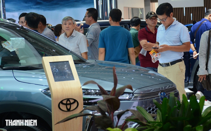 Nhu cầu với ô tô hybrid gia tăng, Toyota sản xuất không kịp để bán