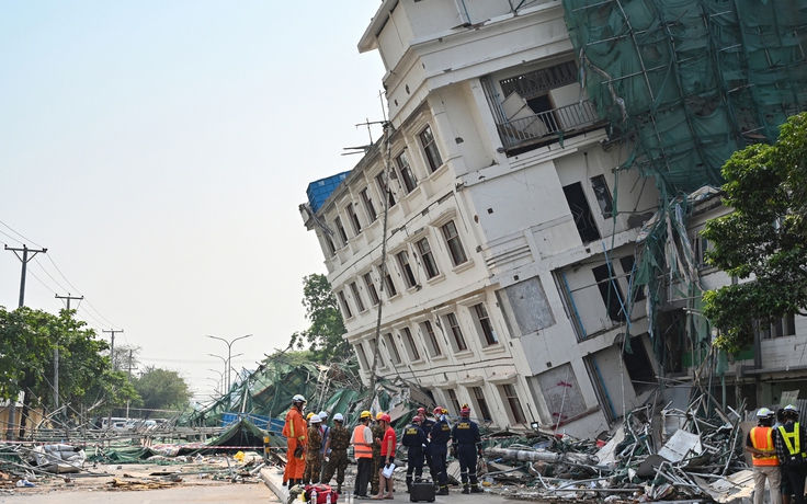 Cháy hết bài thi, 60.000 học sinh phải thi đại học lại ở Myanmar
