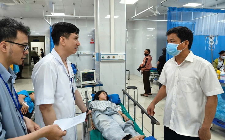 Lật xe chở học sinh ở Gia Lai: Huy động toàn lực cứu chữa nạn nhân