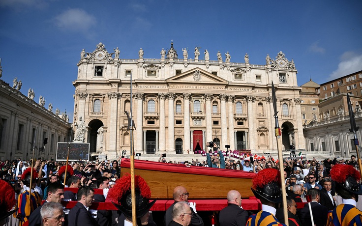 Giáo hoàng Francis về với thánh đường Vatican lần cuối
