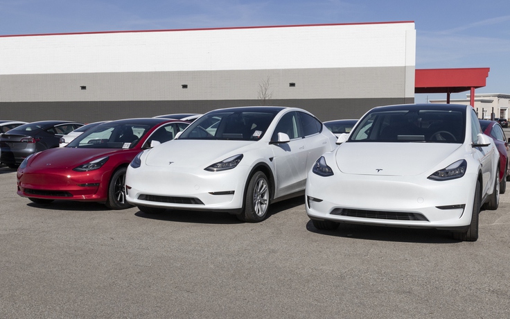 10 ô tô đã qua sử dụng rớt giá nhanh nhất: Tesla dẫn đầu
