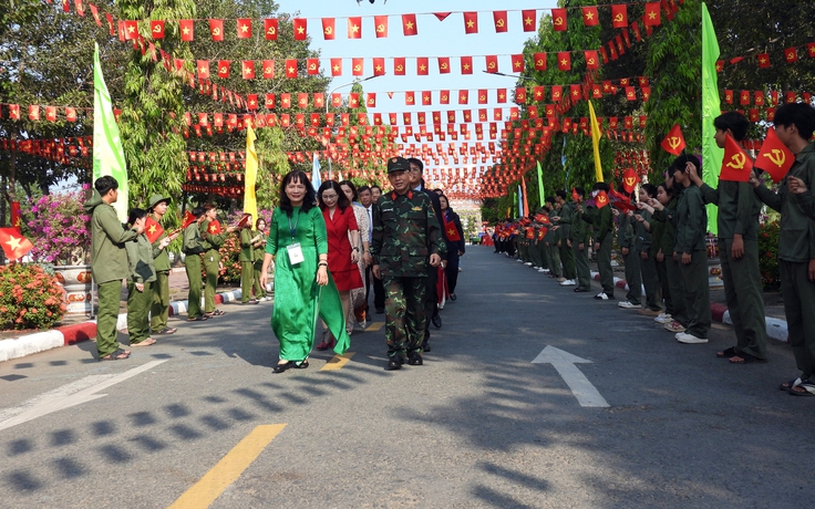 Khánh thành 'Đường cờ chiến thắng' mừng kỷ niệm 50 năm đất nước thống nhất