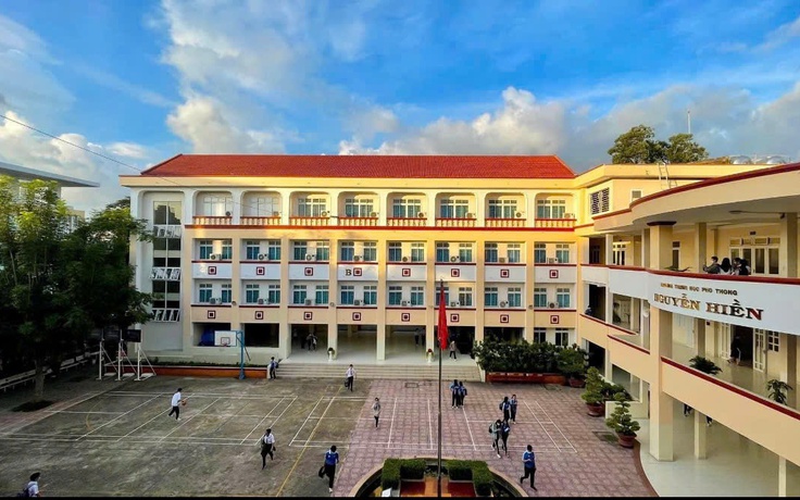 100 trường học số của TP.HCM là trường nào?