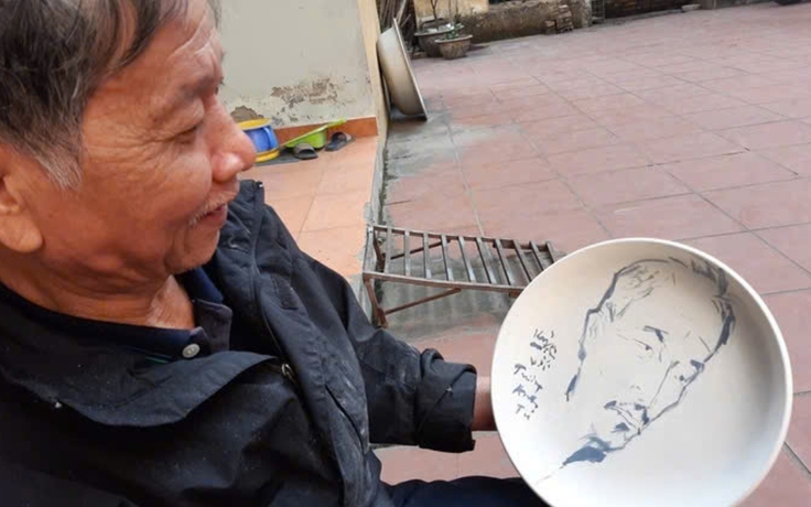 'Gắn' biển phố Nguyễn Huy Thiệp ở triển lãm gốm Thiệp

