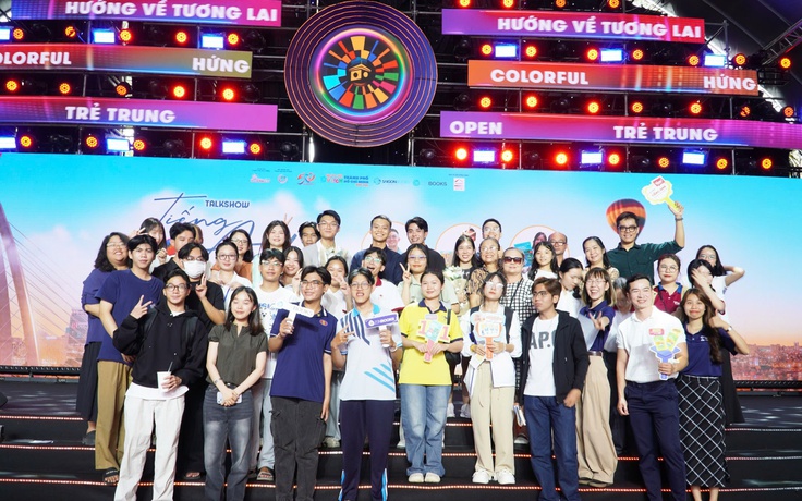 Tiếng Anh và AI là 'chìa khóa' mở ra cơ hội cho người trẻ Tiếng Anh và AI là 'chìa khóa' mở ra cơ hội cho người trẻ