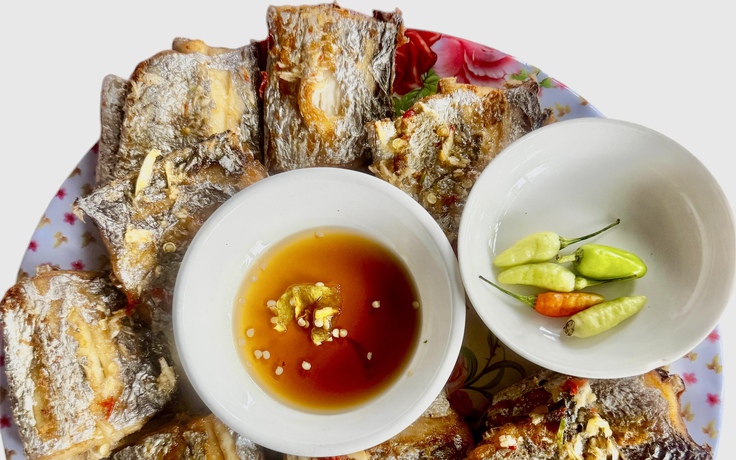 Hương vị quê hương: Cá hố chiên giòn, hổng còn cái xương