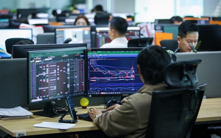 Chứng khoán giằng co, nhiều cổ phiếu xanh mướt