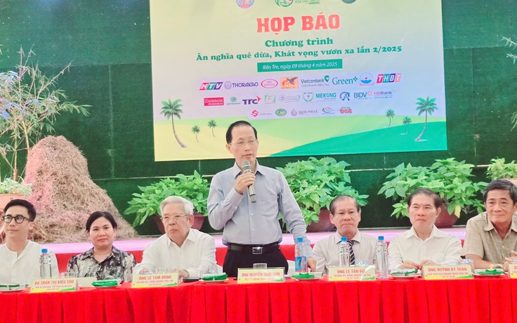 'Ân nghĩa quê dừa, khát vọng vươn xa': Chăm lo đời sống cho bà con khó khăn