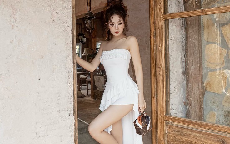 Quyến rũ với váy vạt chéo