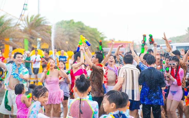 Summer Fest 2025: Hơn 100.000 lượt khách 'cháy' hết mình cùng âm nhạc và lễ hội Summer Fest 2025: Hơn 100.000 lượt khách 'cháy' hết mình cùng âm nhạc và lễ hội
