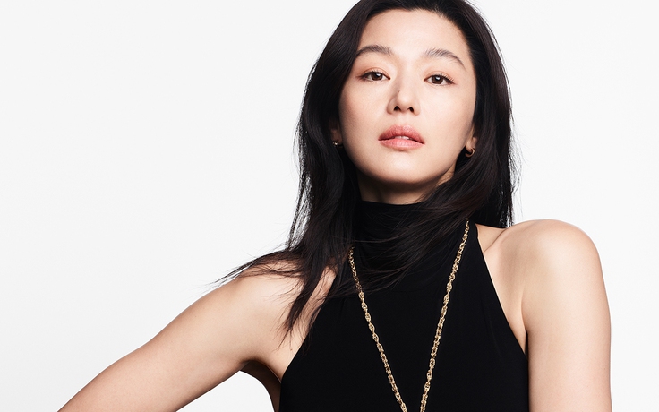 'Tường thành nhan sắc' Jun Ji Hyun tỏa sáng bên dàn người đẹp