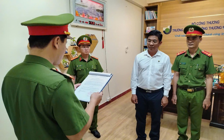 Bắt tạm giam Hiệu trưởng Trường cao đẳng Công thương miền Trung