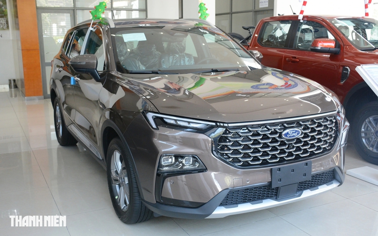 Ford Territory giảm giá gần 90 triệu dọn kho cho bản mới, đấu Mazda CX-5