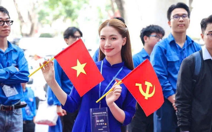 Ca sĩ Hòa Minzy, Phương Mỹ Chi, Double2T... được tuyên dương thanh niên làm theo lời Bác