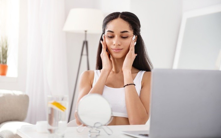 99% làn da của chị em công sở ‘kêu cứu’ vì thiếu ẩm