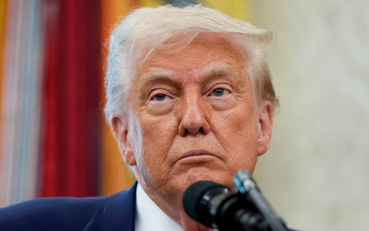 Ông Trump nói ông Putin 'mệt mỏi', dọa cấm vận Nga nếu hòa đàm bất thành