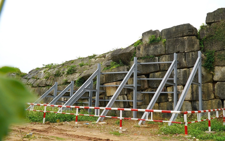 Tu bổ, gia cố khẩn cấp tường Thành nhà Hồ