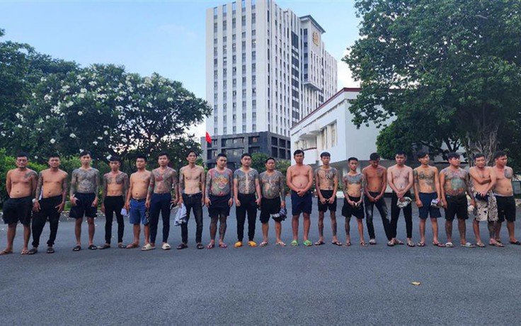 Bộ Công an bắt nhóm giang hồ ở Tiền Giang và Long An, thu nhiều súng đạn