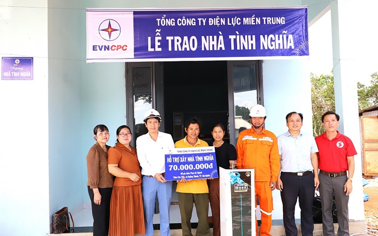 Điện lực Đắk Nông bàn giao nhà mới, tiếp sức hộ nghèo vượt khó