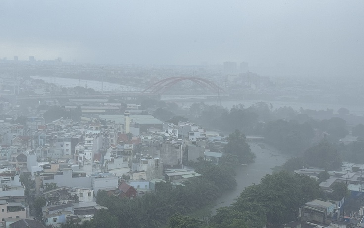 TP.HCM có mưa trắng trời từ giữa trưa nay 25.5