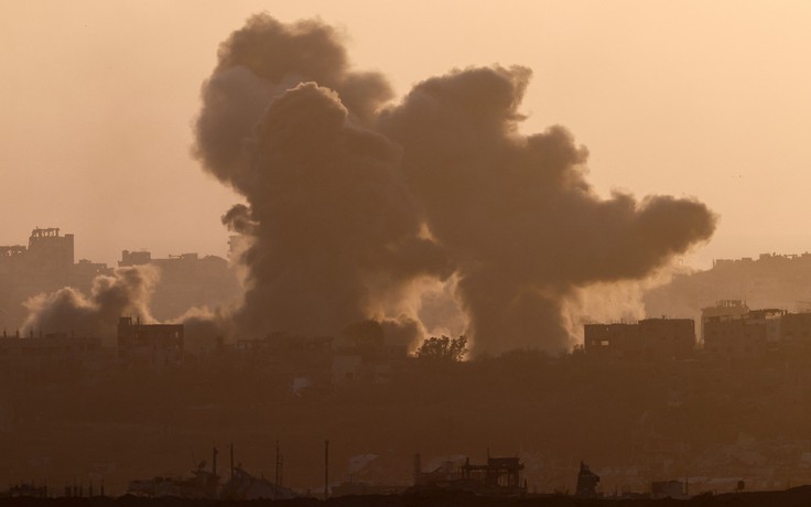 Israel không kích Gaza, hàng chục người tản cư thiệt mạng