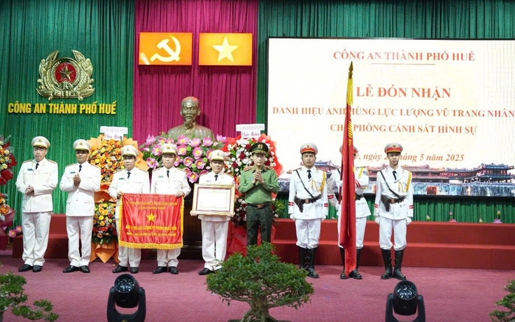 Phòng Cảnh sát hình sự Công an TP.Huế được phong tặng Anh hùng LLVT nhân dân