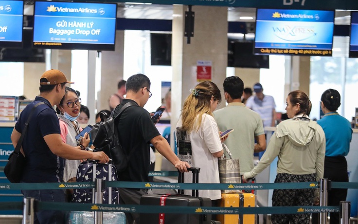TP.HCM thu hồi hơn 3.500 m2 đất cạnh sân bay Tân Sơn Nhất từng làm bãi taxi