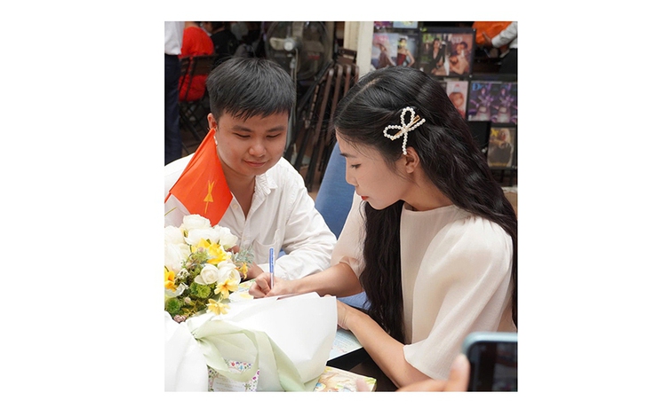 Bùi Tiểu Quyên phiêu lưu cùng Hùm Xám