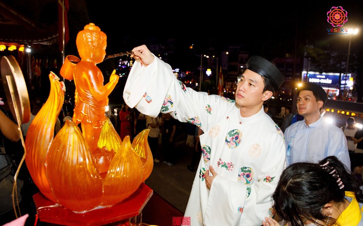 NSND Trịnh Kim Chi, Quốc Trường tham gia lễ rước tượng Phật