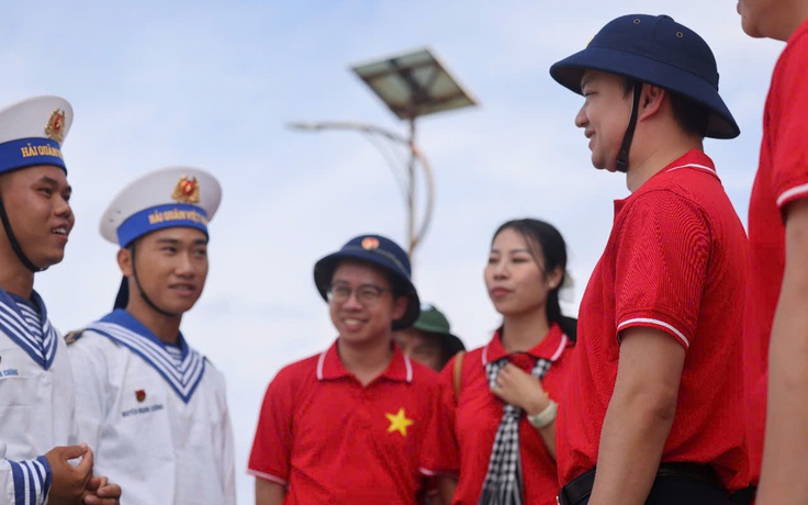 Người trẻ khắc ghi sự hy sinh của những người lính bảo vệ biển, đảo