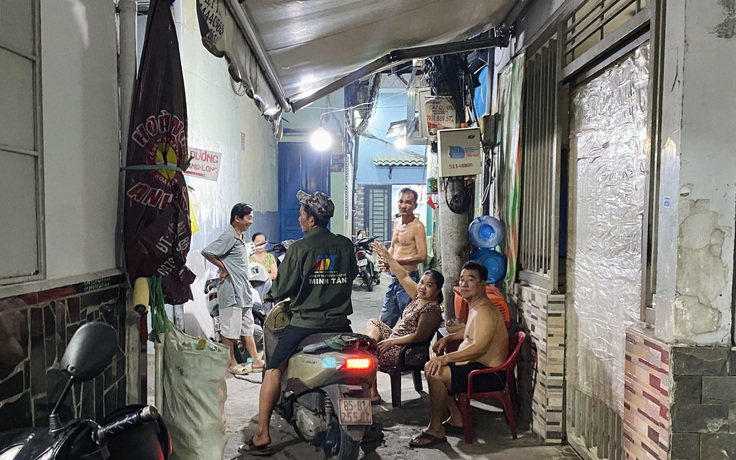Hẻm 'bát quái' ở TP.HCM: Dung dị sống nhớ, nơi tang sự phải ra đầu hẻm Hẻm 'bát quái' ở TP.HCM: Dung dị sống nhớ, nơi tang sự phải ra đầu hẻm