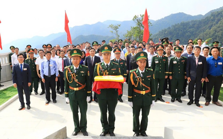 Tự hào, thiêng liêng Lễ thượng cờ A Pa Chải - cực Tây Tổ quốc Tự hào, thiêng liêng Lễ thượng cờ A Pa Chải - cực Tây Tổ quốc